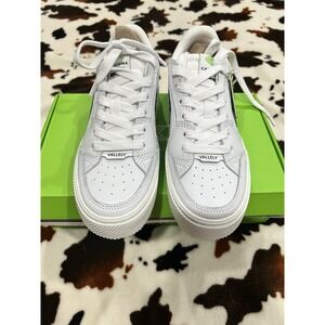Cariuma VALLELY White Leather Black Logo Sneaker Size 6.5 Women's NIB